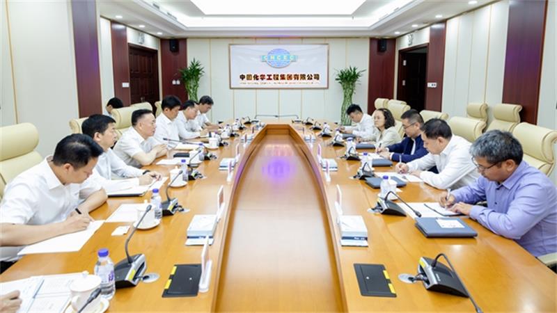 刘德辉会见海南省国资委党委委员、副主任白海峰