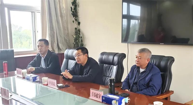 中化学生态环境有限公司总经理卢召义与武汉市水务局党组书记、局长周耕举行工作交流