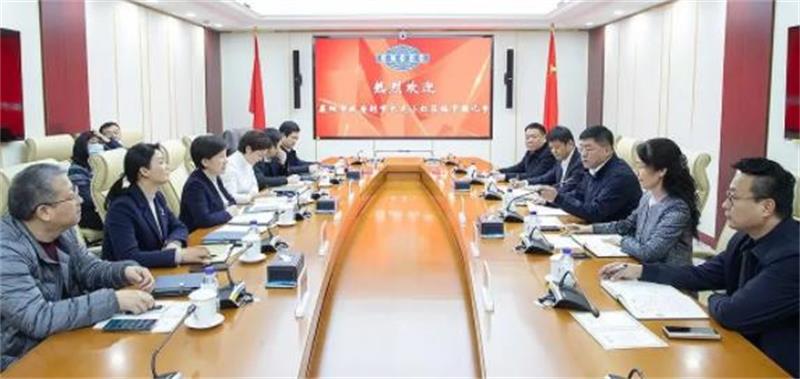 刘家强会见襄阳市副市长龙小红