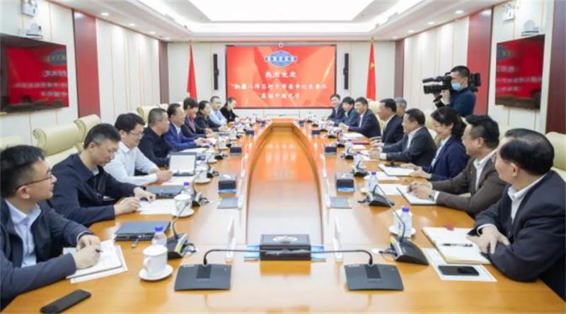 戴和根、文岗会见新疆生产建设兵团第八师石河子市委书记、八师政委、石河子市人大常委会主任朱雪冰