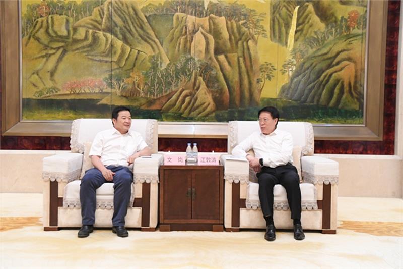 文岗会见淄博市主要领导并调研天辰齐翔