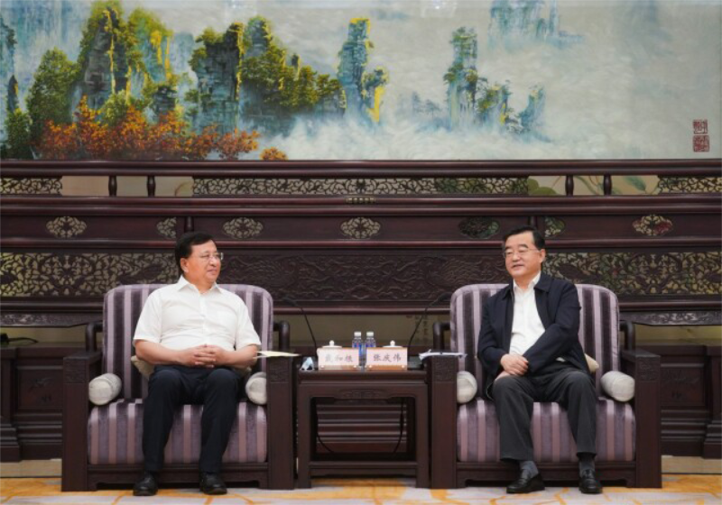 戴和根与湖南省委书记张庆伟举行会谈