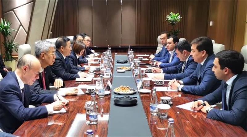 文岗与乌兹别克斯坦总理阿里波夫举行会谈