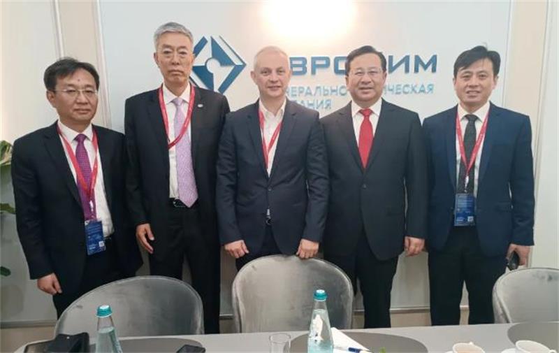 戴和根会见欧洲化学集团CEO奥莱格·谢尔亚耶夫