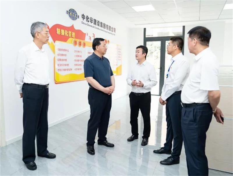 戴和根到建设公司辽宁分公司调研指导工作