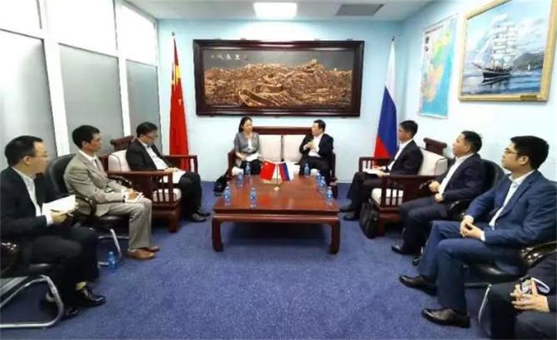 文岗会见中国驻符拉迪沃斯托克总领事朴扬帆