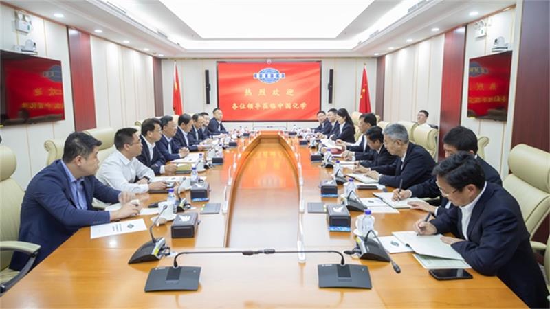 戴和根会见万华化学党委书记、董事长廖增太 铜化集团党委书记、总经理徐均生