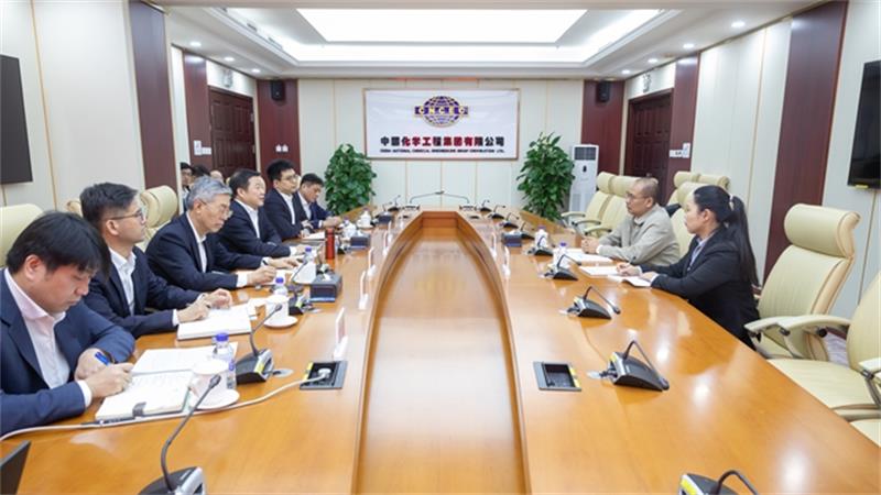 文岗与外交部非洲司副司长张斌举行会谈