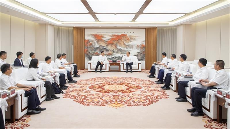 莫鼎革会见玉柴集团党委书记、董事长李汉阳