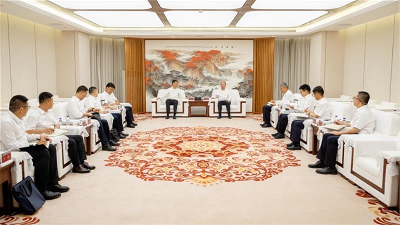 莫鼎革会见国机重装党委书记、董事长韩晓军