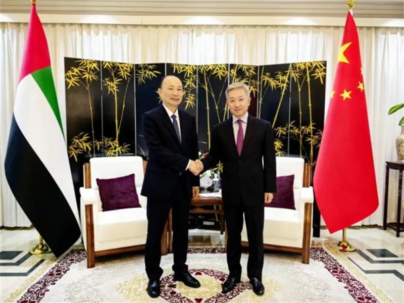 莫鼎革与中国驻阿联酋大使张益明举行会谈