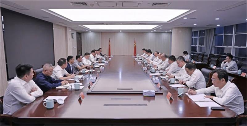 莫鼎革与衢州市委书记高屹举行会谈