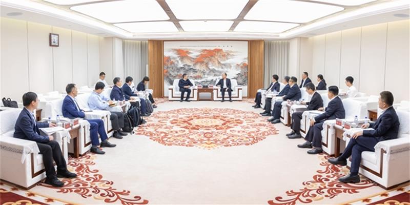 莫鼎革会见华东理工大学党委书记蒋传海