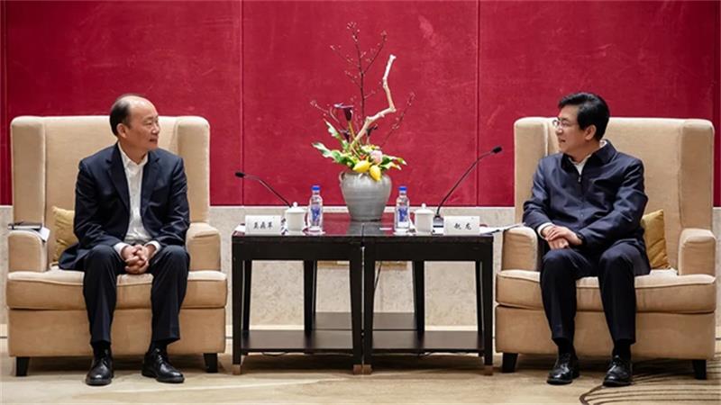 莫鼎革拜会福建省委副书记、省长赵龙