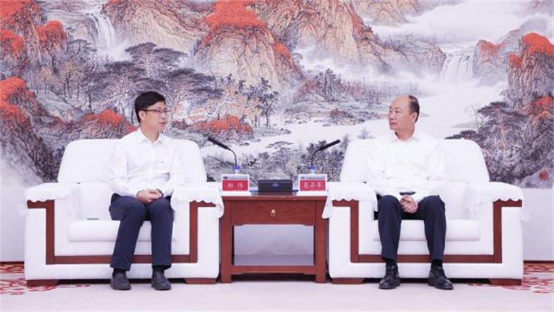 莫鼎革会见杭氧集团党委书记、董事长郑伟