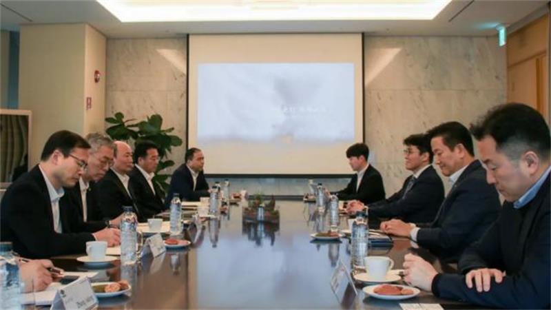莫鼎革与LG化学首席可持续发展及战略官高鈗周举行会谈